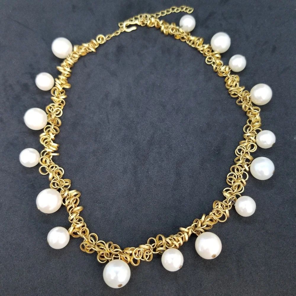 Gold chain & faux pearl necklace ⚪ - Picture 3 of 6